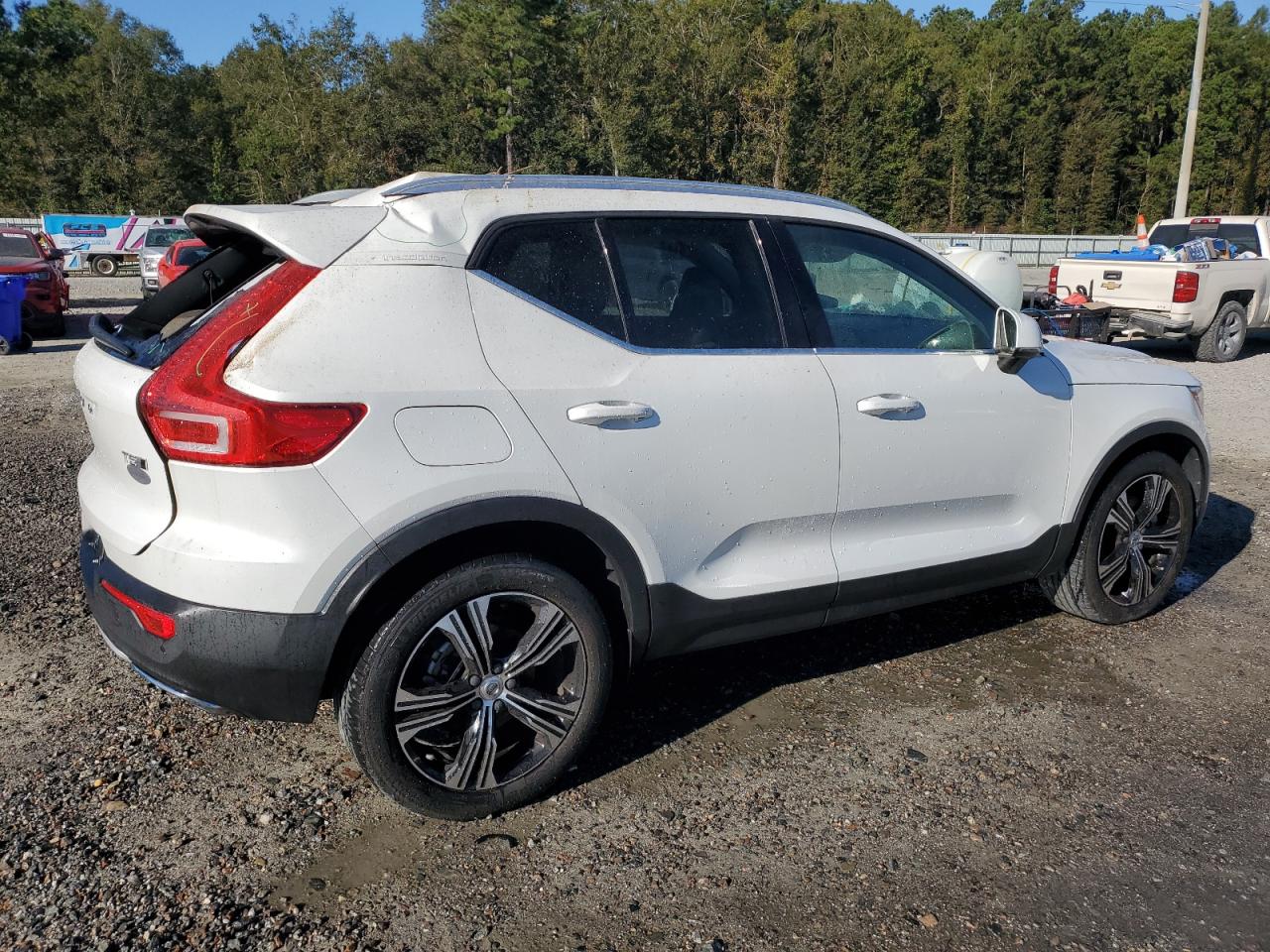 Lot #2945565087 2020 VOLVO XC40 T5 IN