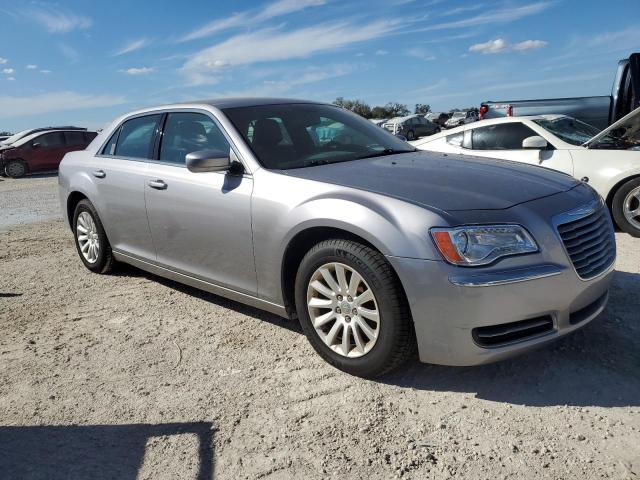 VIN 2C3CCAAGXEH222381 2014 Chrysler 300 no.4