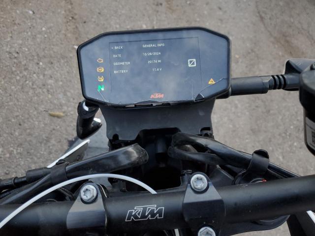 2021 KTM 890 DUKE R VBKTU9408MM808447