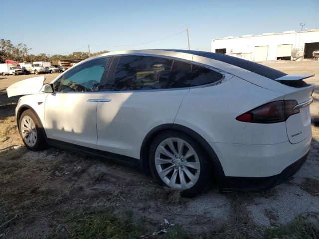 TESLA MODEL X 2018 white  electric 5YJXCAE25JF088911 photo #3