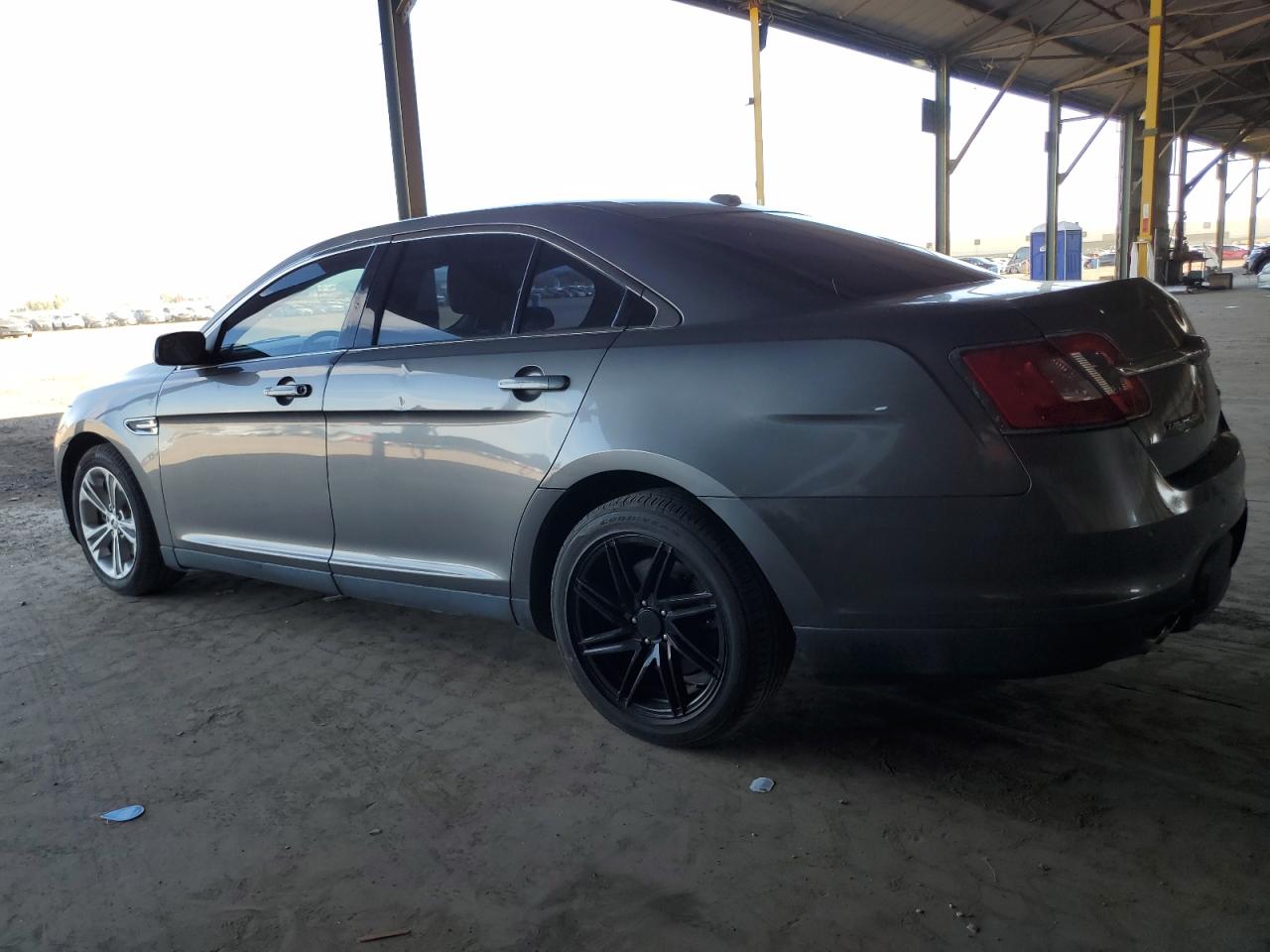 Lot #2926449347 2012 FORD TAURUS LIM