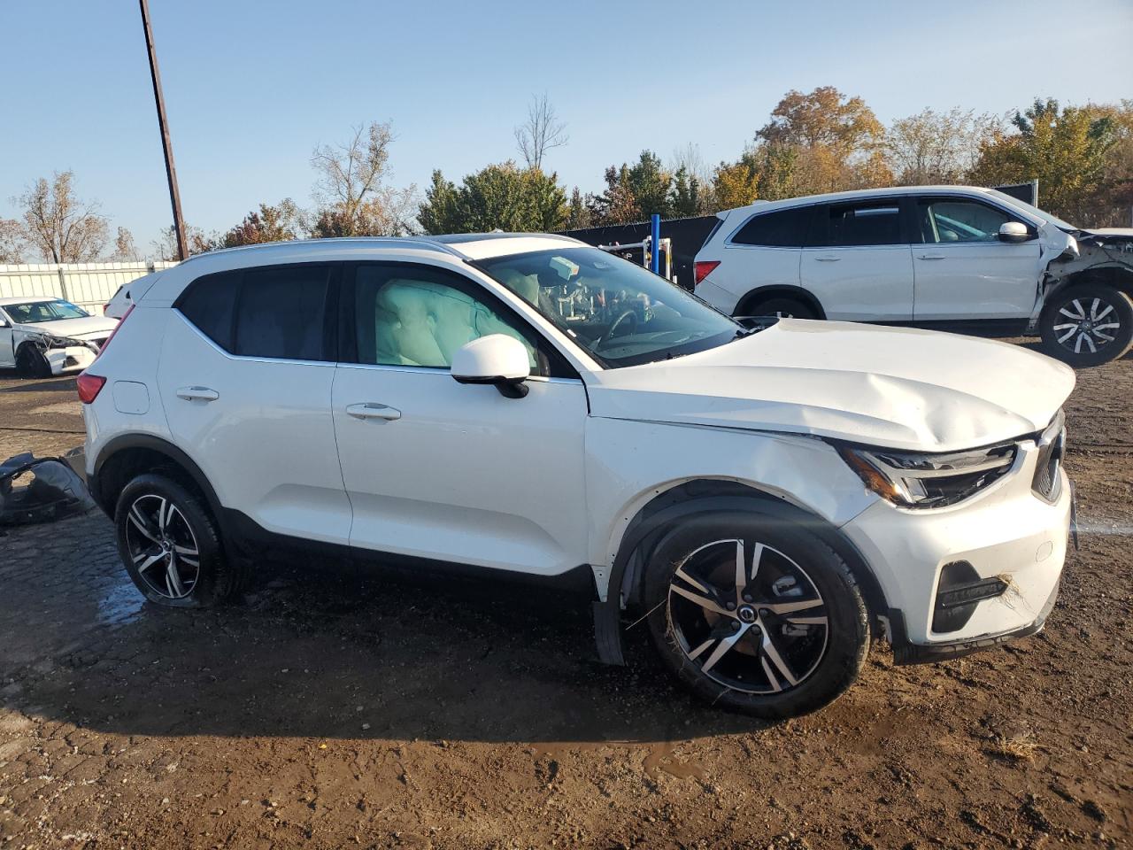 Lot #2969934979 2024 VOLVO XC40 CORE