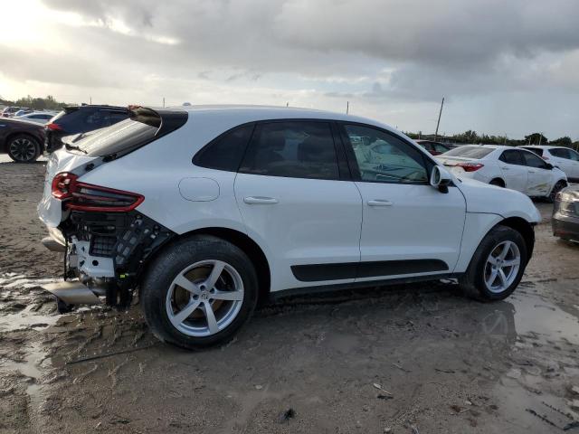 VIN WP1AA2A51JLB03319 2018 Porsche Macan no.3