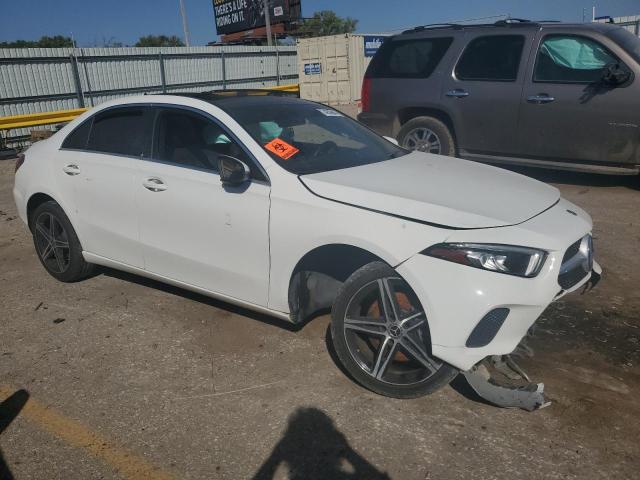 Vin: wdd3g4eb2kw016538, lot: 74809644, mercedes-benz a-class 220 20194