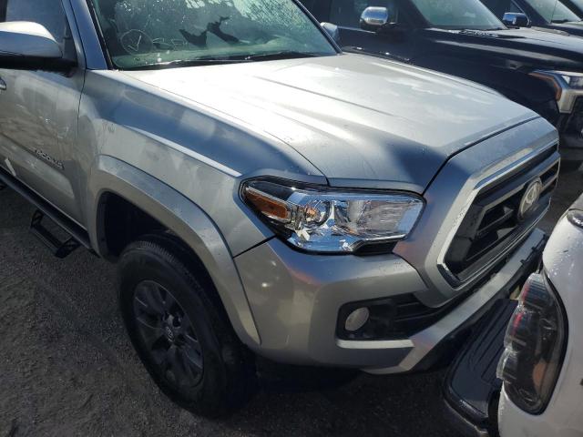 VIN 3TMAZ5CN1NM165218 2022 Toyota Tacoma, Double Cab no.5