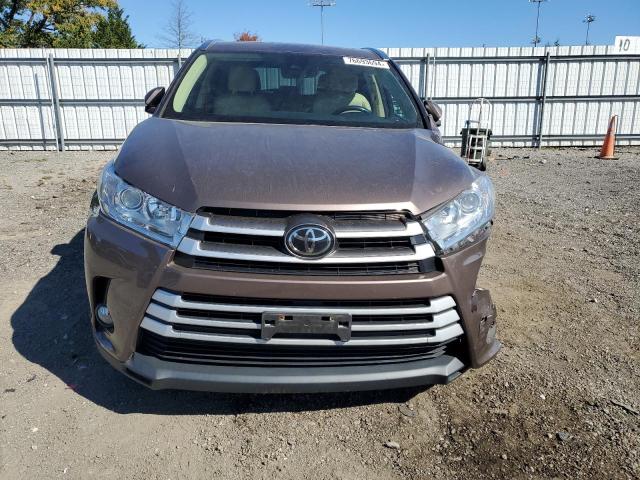 VIN 5TDJZRFH1HS434951 2017 Toyota Highlander, SE no.5