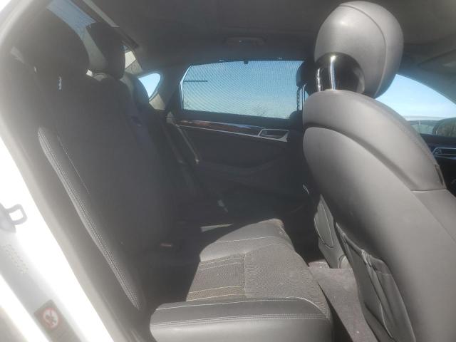2016 HYUNDAI GENESIS 3. - KMHGN4JE6GU117050