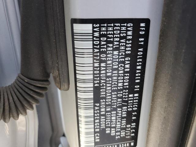 2018 VOLKSWAGEN BEETLE SE 3VWJD7AT7JM701754
