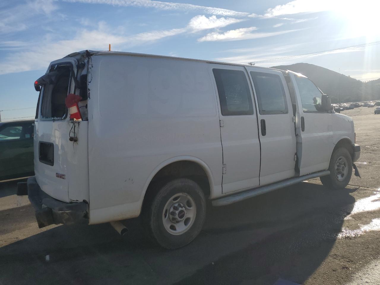 GMC SAVANA G25 2022 white  gas 1GTW7AFPXN1272377 photo #4