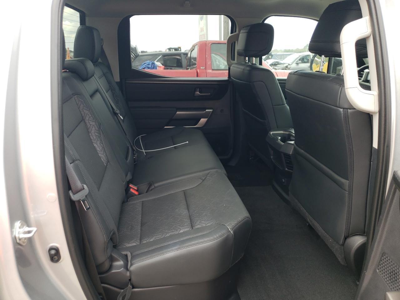 TOYOTA TUNDRA CREWMAX SR