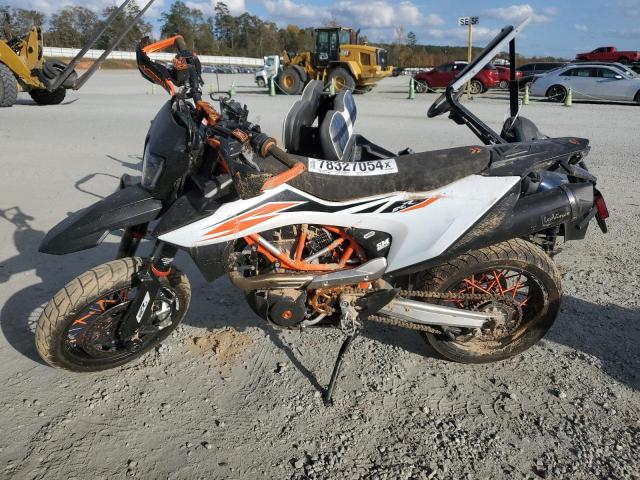 KTM 690 SMC R 2020 white  gas VBKLSV409LM786441 photo #4