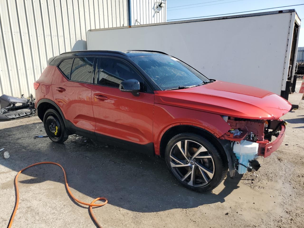 Lot #2935668844 2022 VOLVO XC40 T5 R-