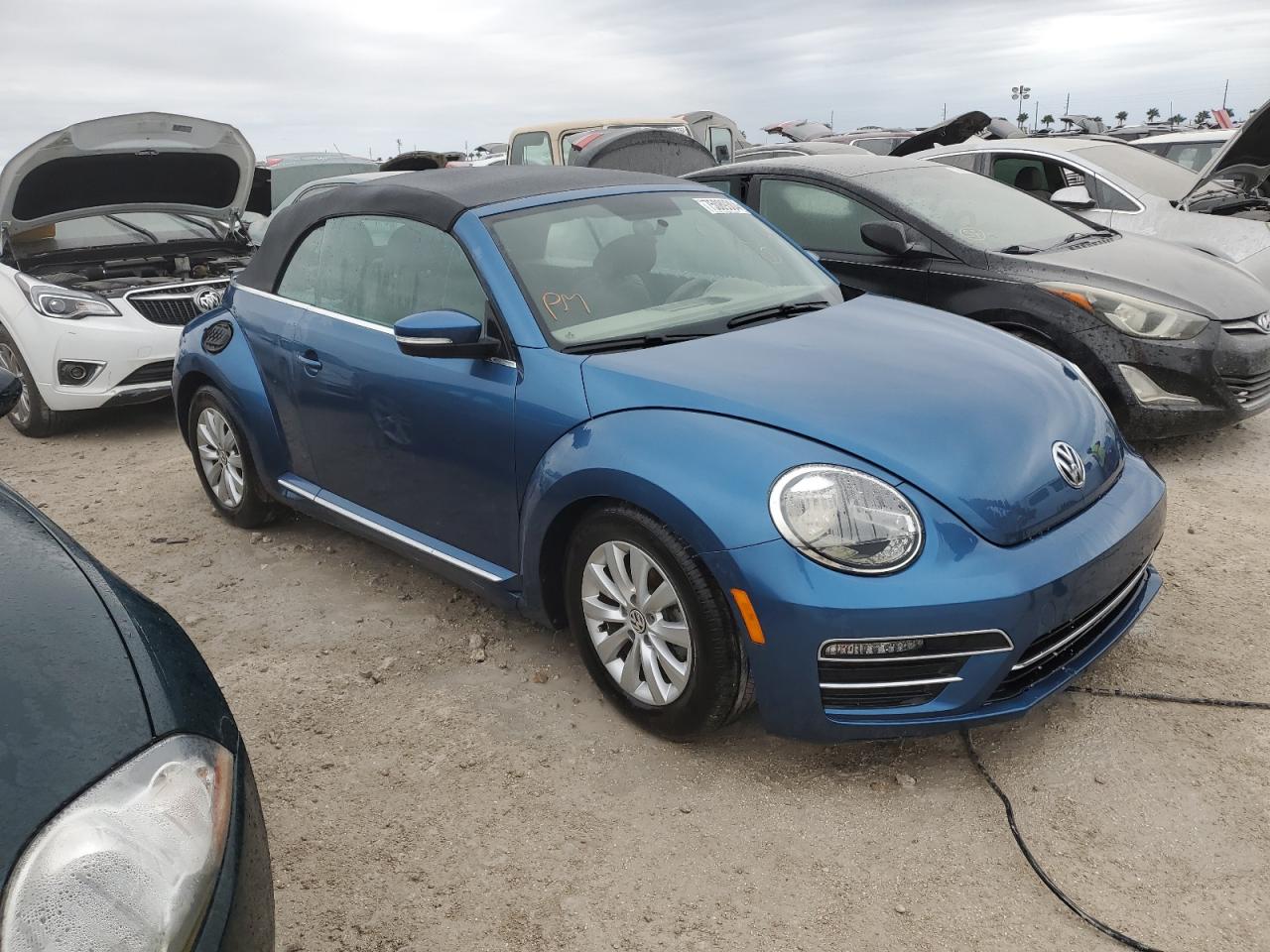 Lot #2937887900 2019 VOLKSWAGEN BEETLE S