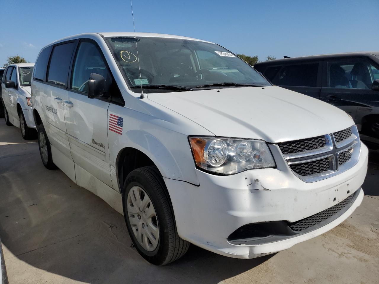 Lot #2940671352 2017 DODGE GRAND CARA