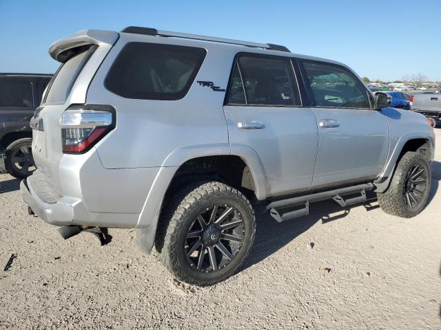 VIN JTEBU5JR9J5567024 2018 Toyota 4runner, Sr5/Sr5... no.3