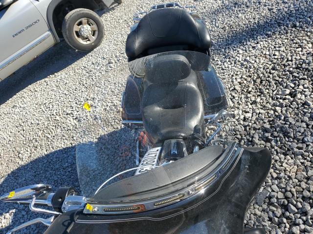 2011 HARLEY-DAVIDSON FLHTCU 1HD1FC415BB659155