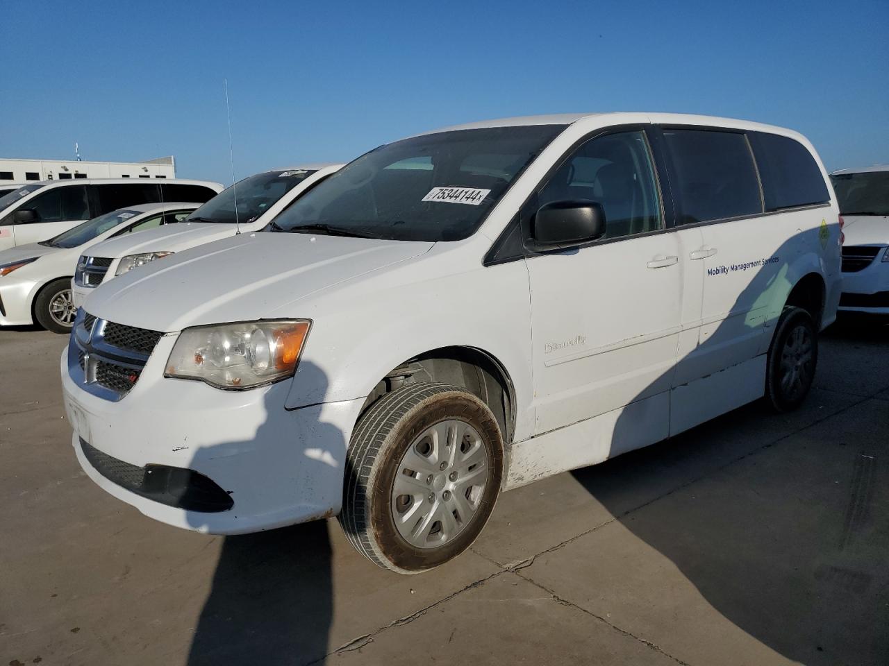 Lot #2923847873 2017 DODGE GRAND CARA