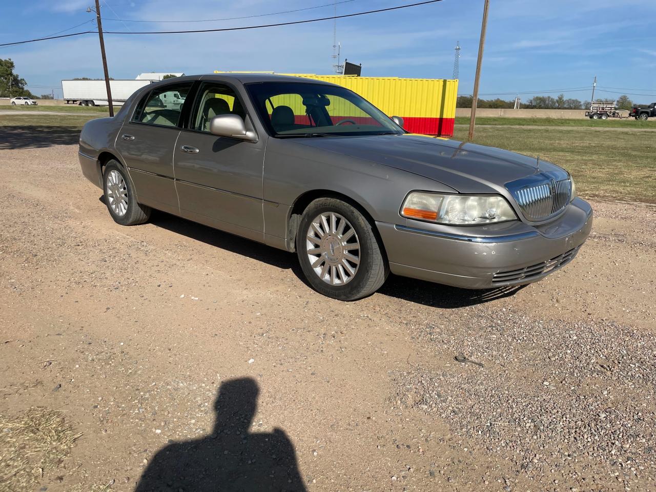 Lot #2940270089 2003 LINCOLN TOWN CAR E