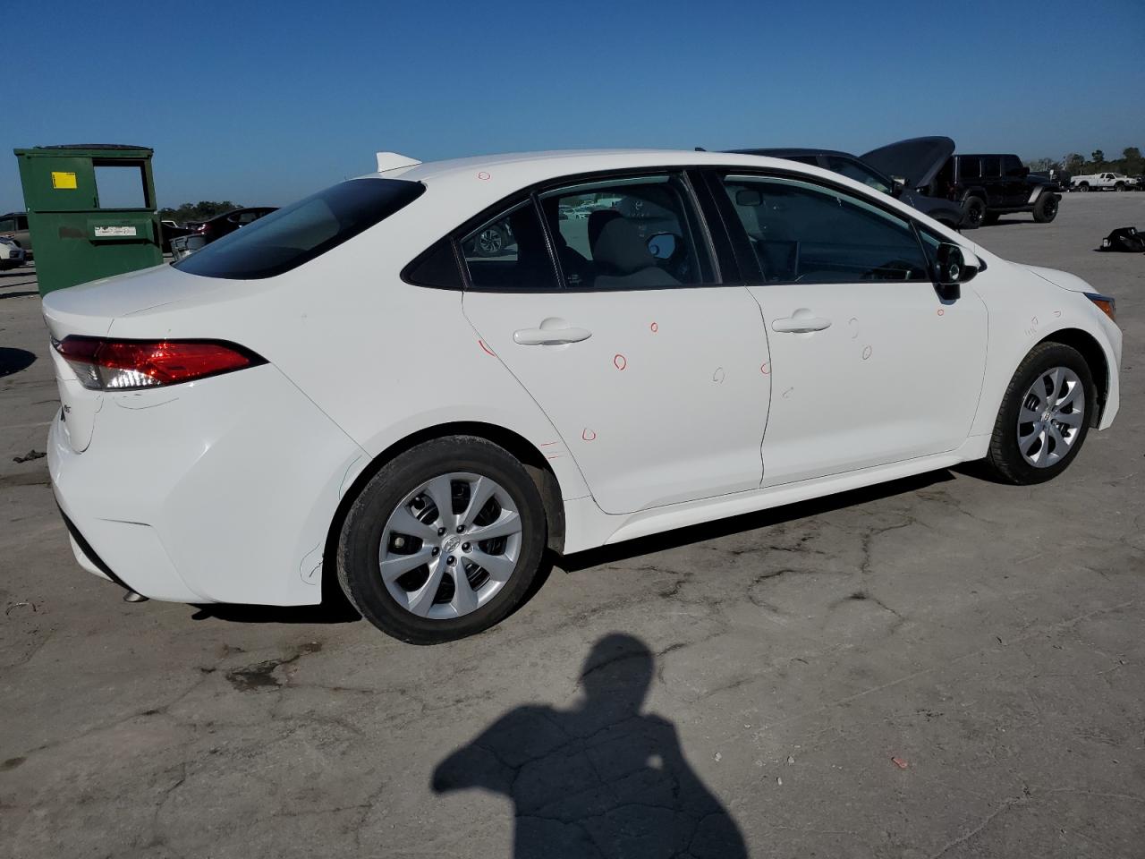 Lot #2955281557 2020 TOYOTA COROLLA LE