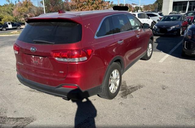 VIN 5XYPG4A31JG381878 2018 KIA Sorento, LX no.4