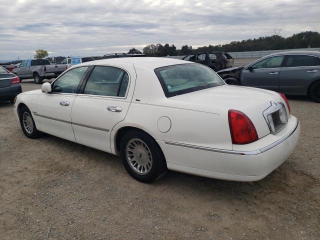 LINCOLN TOWN CAR C 1999 white  gas 1LNHM83W3XY641818 photo #3