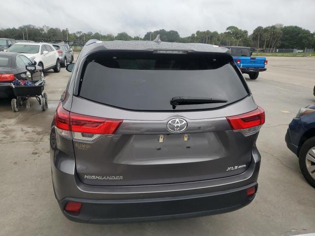 VIN 5TDJZRFH9HS478017 2017 Toyota Highlander, SE no.6