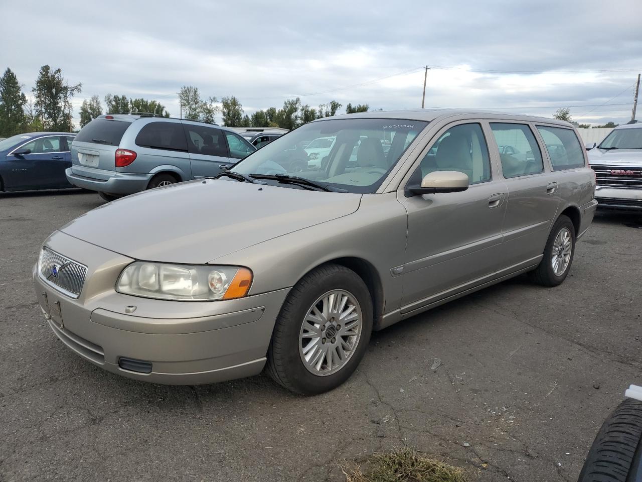 VOLVO V70 2005 beige  gas YV1SW612752492526 photo #1