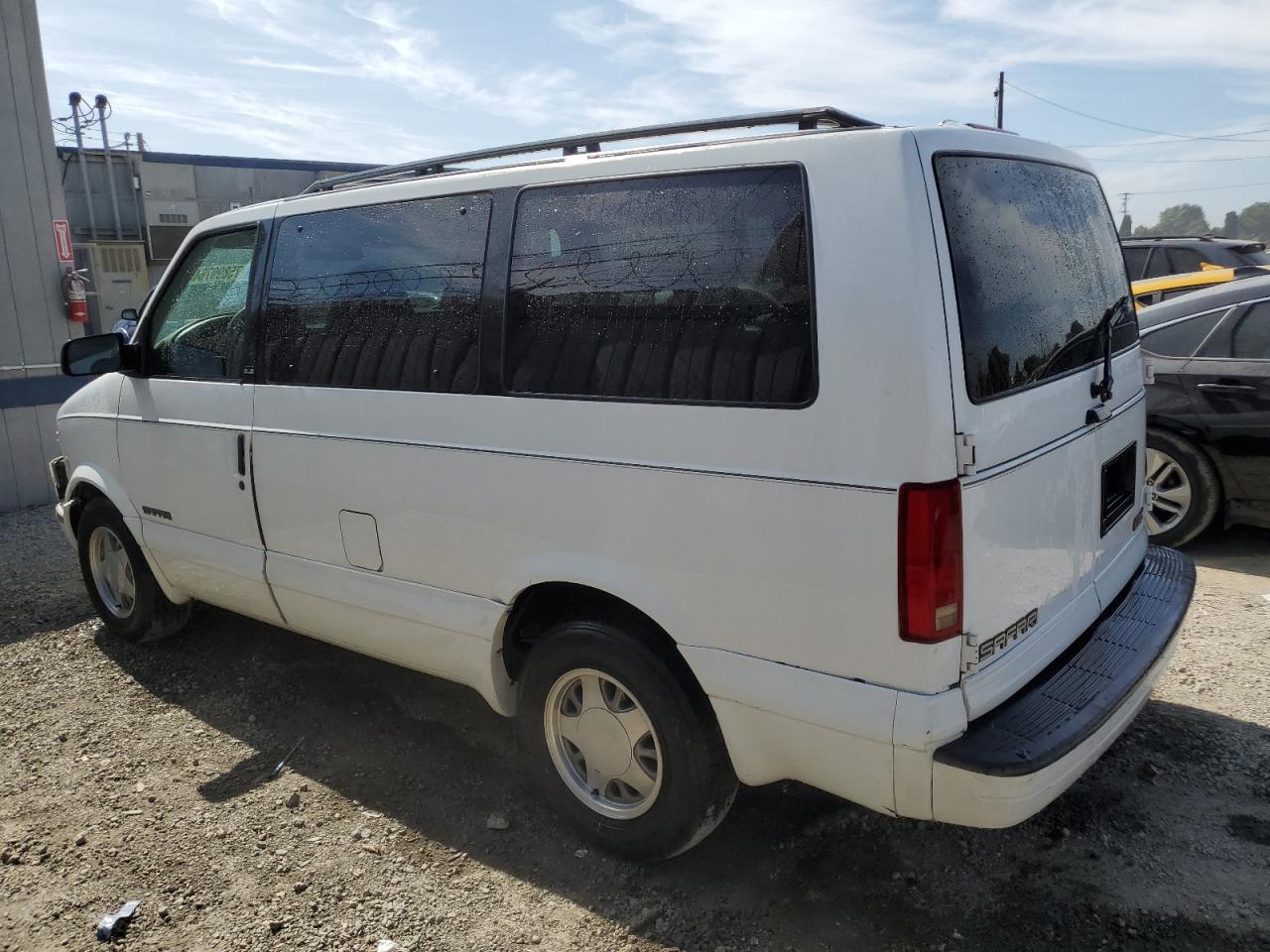 Lot #2991178098 1998 GMC SAFARI XT