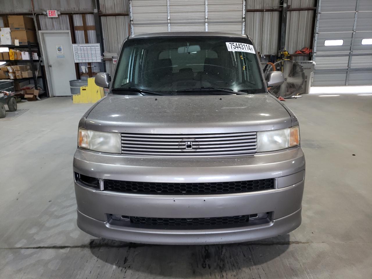 Lot #2895582526 2006 TOYOTA SCION XB