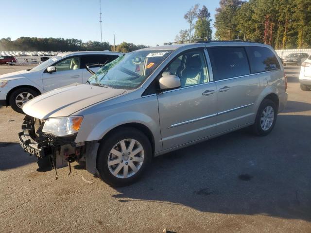2015 CHRYSLER TOWN & COU - 2C4RC1BG6FR696747
