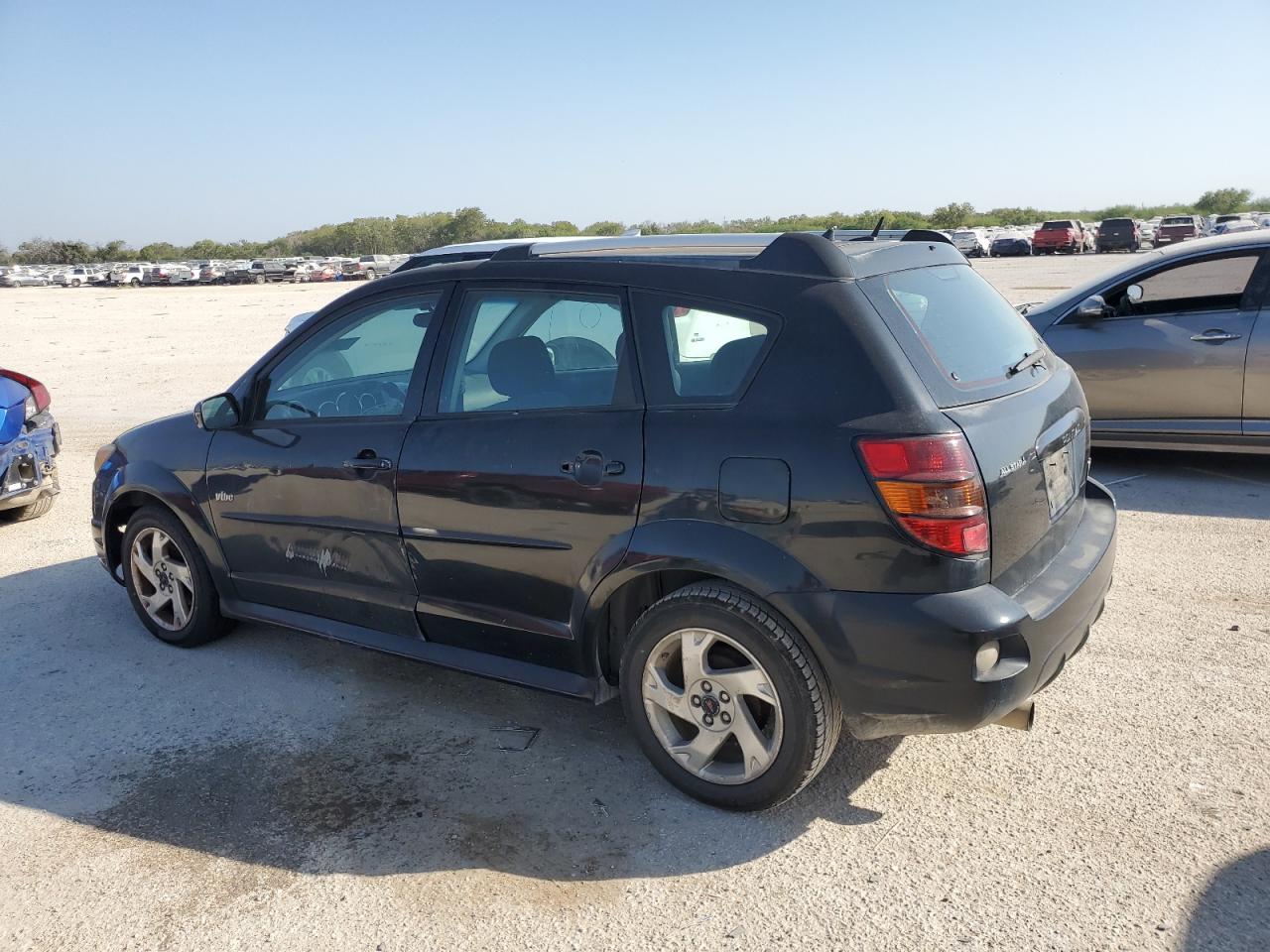 PONTIAC VIBE 2008 black  gas 5Y2SL65888Z406083 photo #3