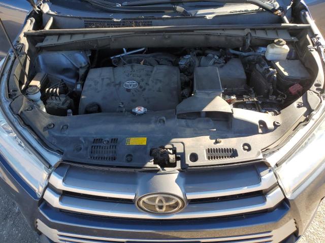 VIN 5TDBZRFH6JS838712 2018 Toyota Highlander, LE no.11