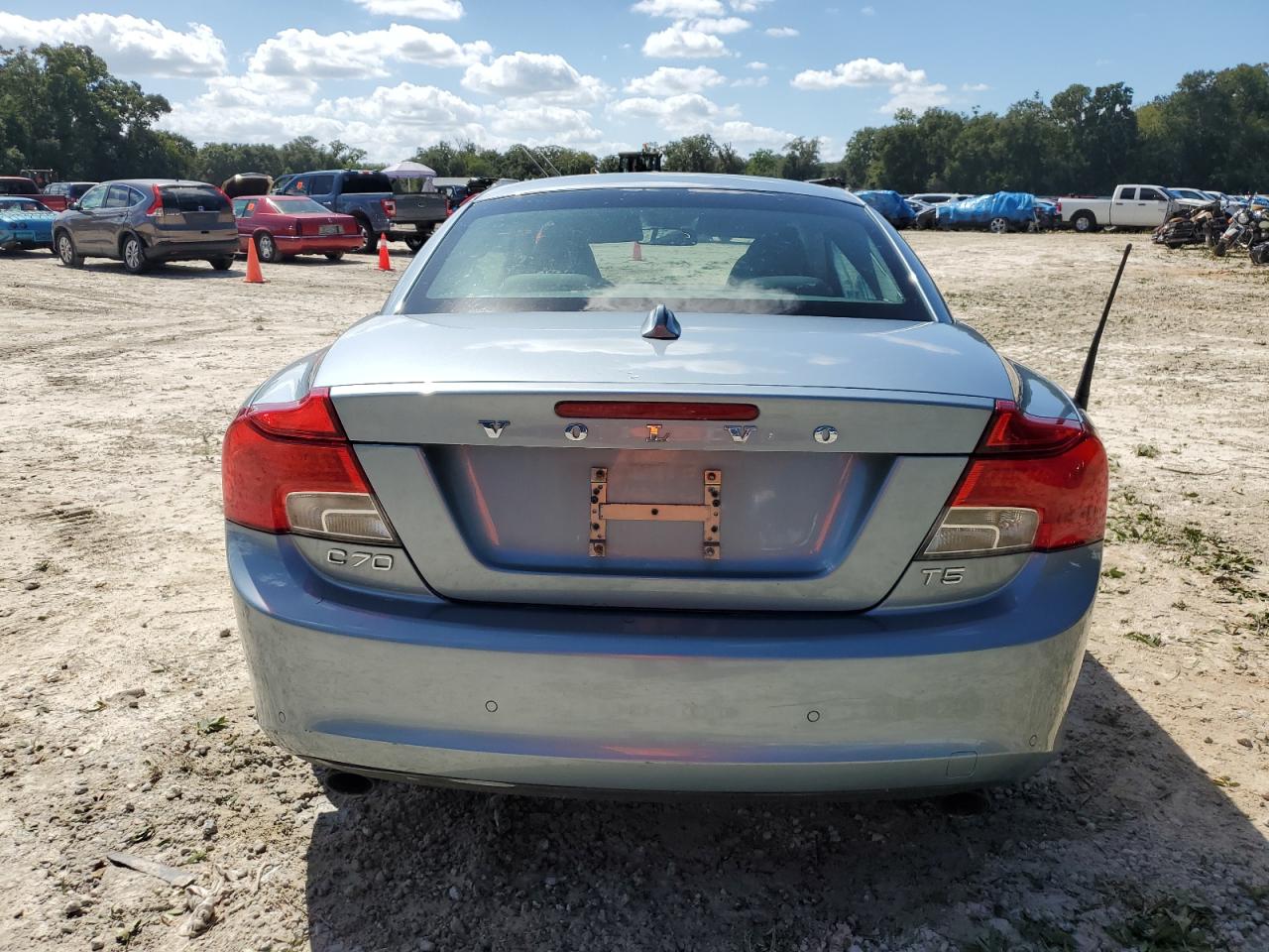 Lot #2955321514 2012 VOLVO C70 T5