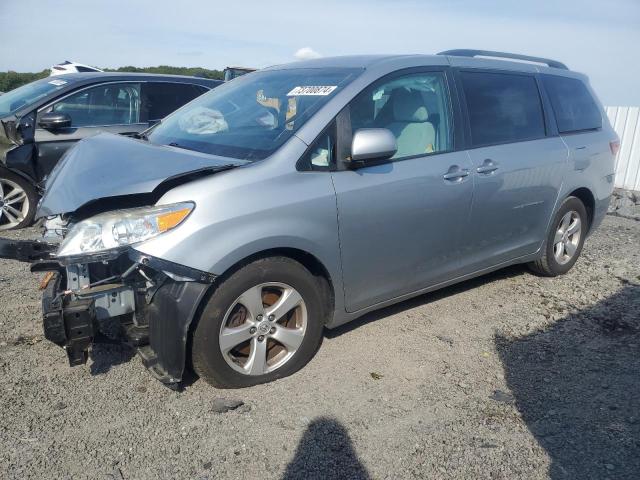 VIN 5TDKK3DC0GS723346 2016 Toyota Sienna, LE no.1