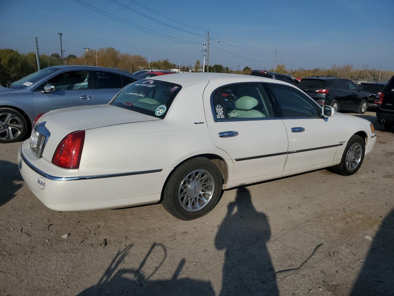 Lot #2940494532 2002 LINCOLN TOWN CAR S