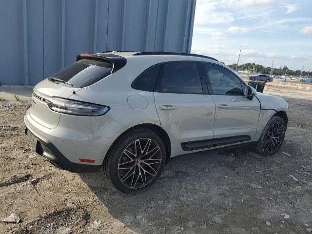 VIN WP1AA2A5XNLB09352 2022 PORSCHE MACAN no.3