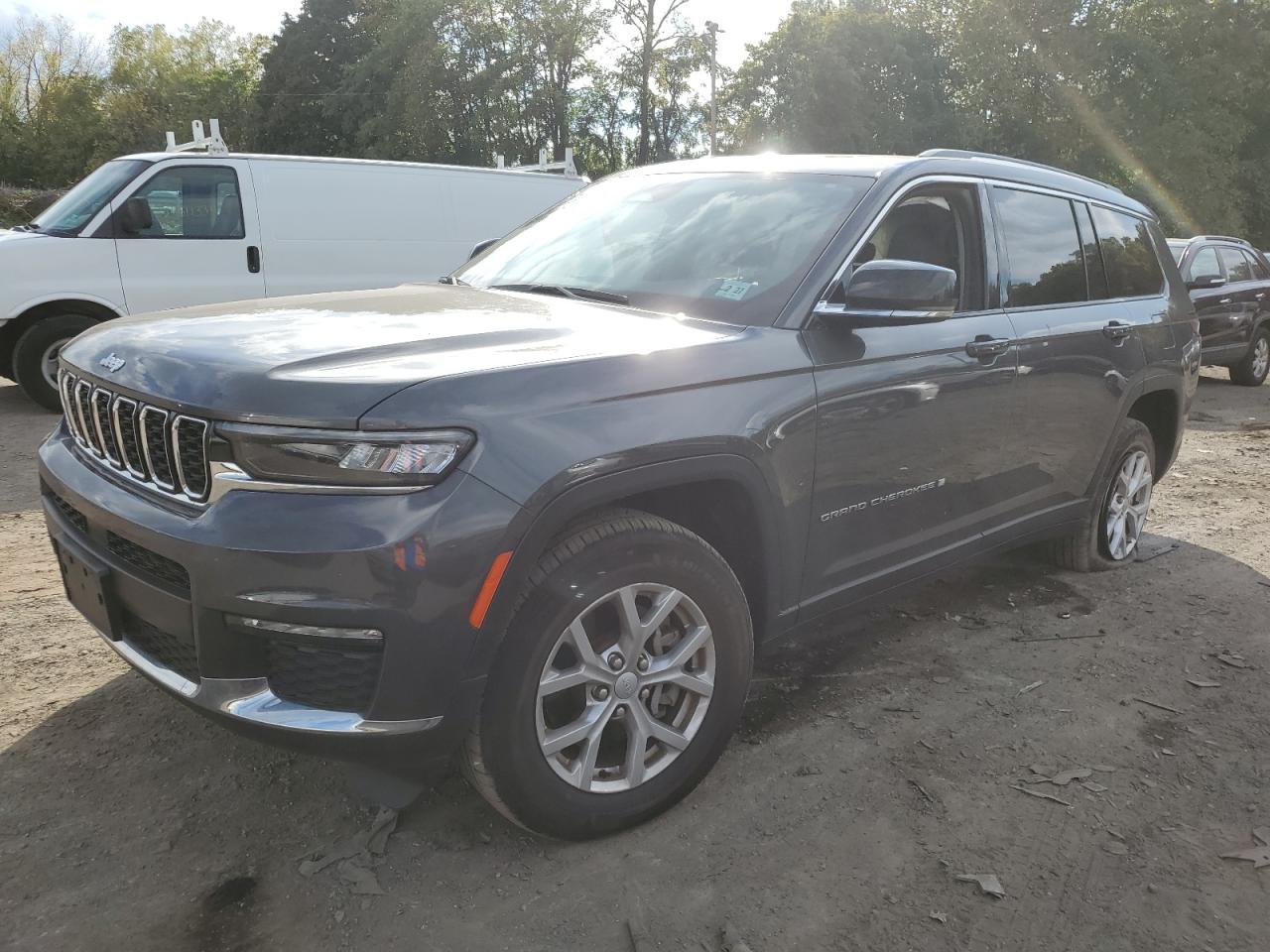  Salvage Jeep Grand Cherokee