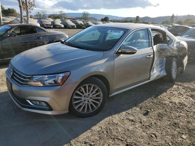 VOLKSWAGEN PASSAT SE 2016 tan  gas 1VWBT7A35GC017383 photo #1