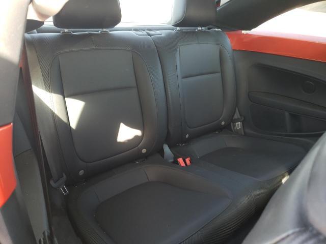 2018 VOLKSWAGEN BEETLE SE 3VWJD7AT5JM728645