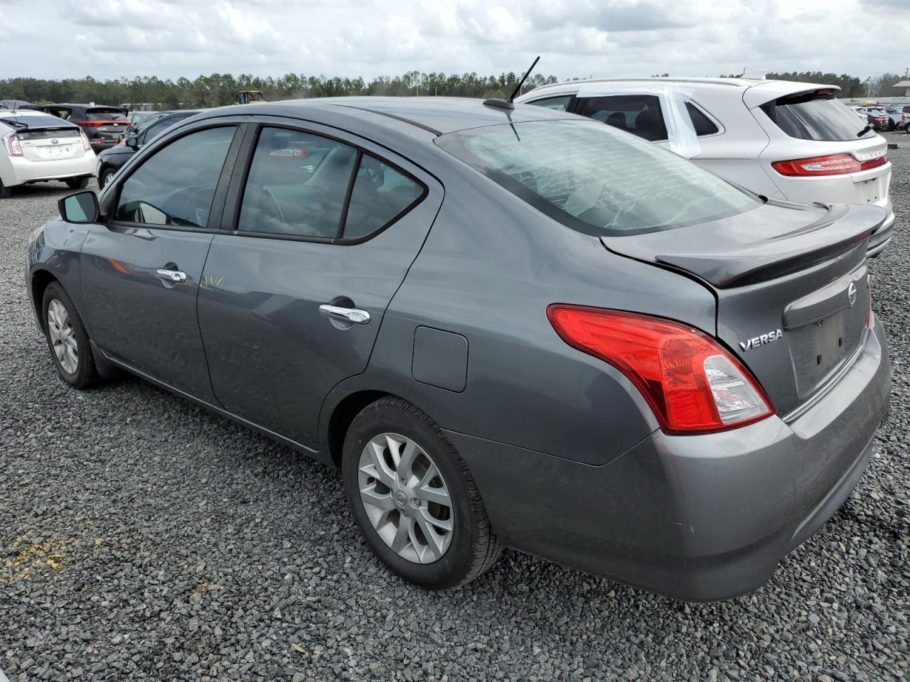 Lot #3021086306 2018 NISSAN VERSA S