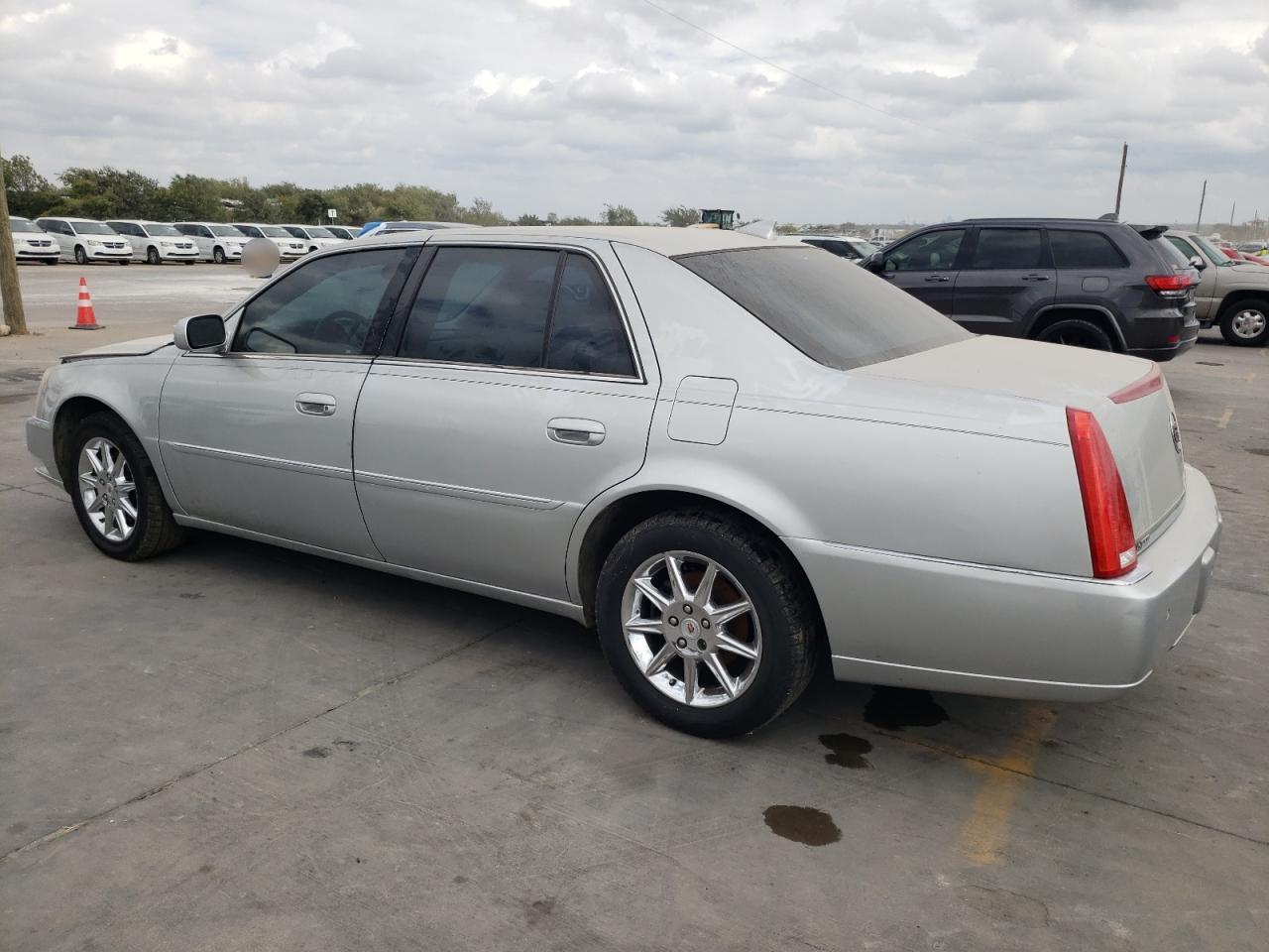 Lot #2960066111 2010 CADILLAC DTS LUXURY