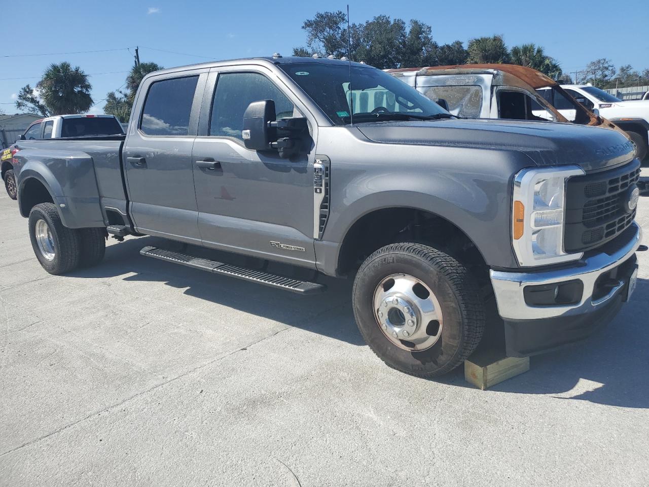 Lot #2977084027 2023 FORD F350 SUPER