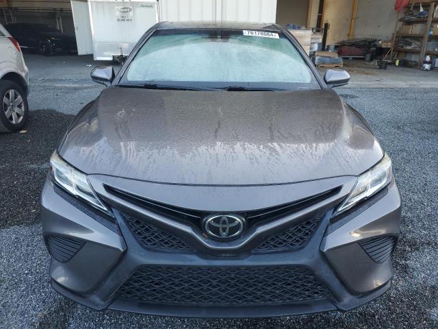 VIN 4T1G11AK4LU863636 2020 Toyota Camry, SE no.5