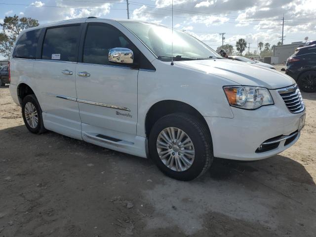 VIN 2C4RC1GG5FR571649 2015 Chrysler Town and Countr... no.4