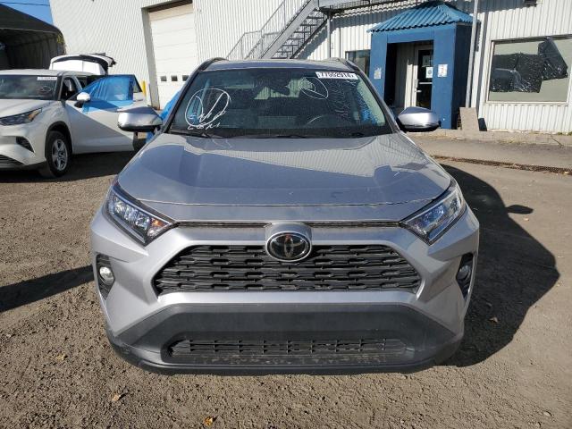 2020 TOYOTA RAV4 XLE - 2T3R1RFV8LC095694