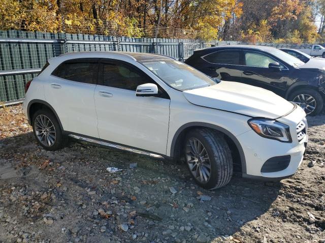 VIN WDCTG4GB2JJ475520 2018 MERCEDES-BENZ GLA-CLASS no.4