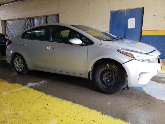 VIN 3KPFK4A75JE252732 2018 KIA Forte, LX no.4