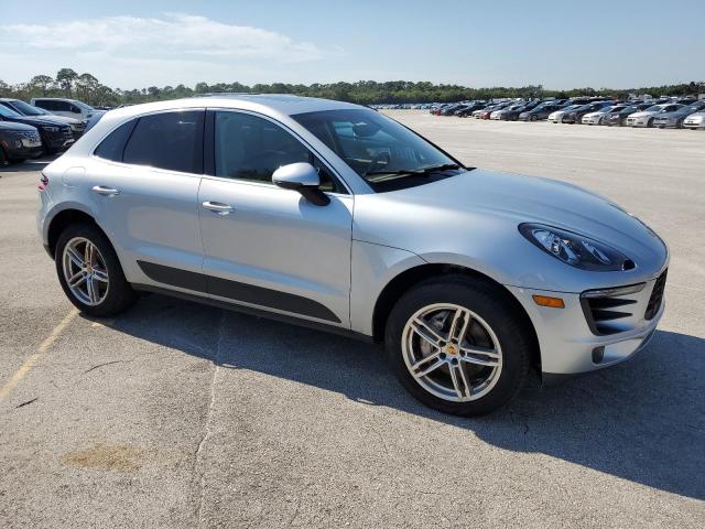 VIN WP1AB2A59GLB45419 2016 Porsche Macan, S no.4