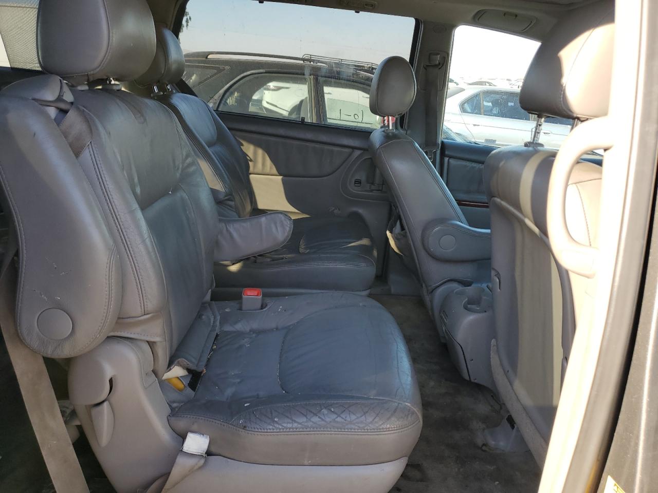 Lot #3028325853 2005 TOYOTA SIENNA XLE