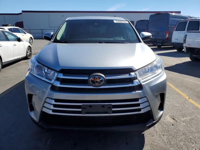 VIN 5TDBZRFH4JS847375 2018 Toyota Highlander, LE no.5